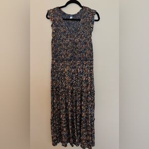 Navy floral Maxi dress w/ v-neck